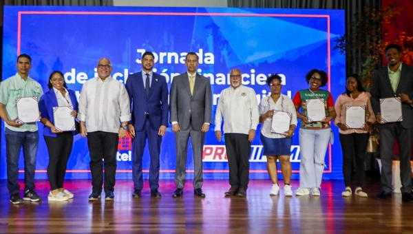 Gobierno impulsa inclusión financiera y transformación digital en San Cristóbal